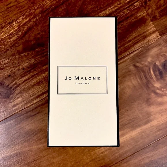 Set of Jo Malone Boxes and Gift Bag - Picture 3 of 15